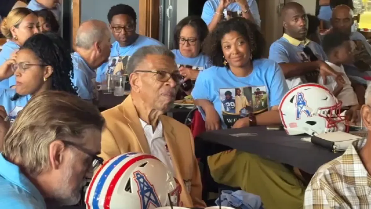 Former Oilers safety Kenny Houston celebrates 40 years in Pro Football Hall of Fame