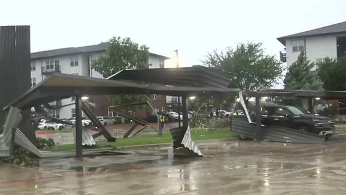 Reported tornado causes extensive damage at Northwest Side apartment complex, city says