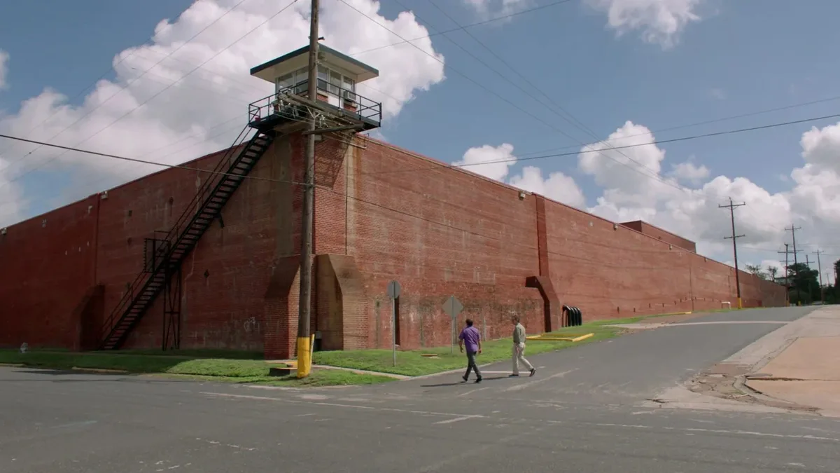 After years of deaths, inmates resorting to toilet water, Texas must install prison AC