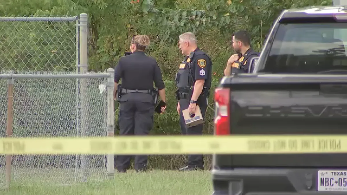 Body found in creek in southeast Houston neighborhood, HPD says