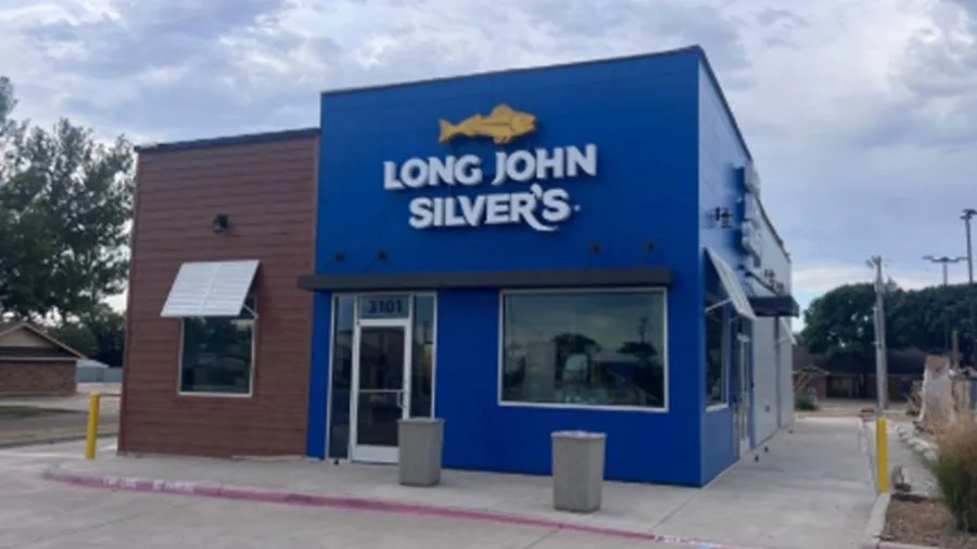 Long John Silver's opens new restaurant in Plainview
