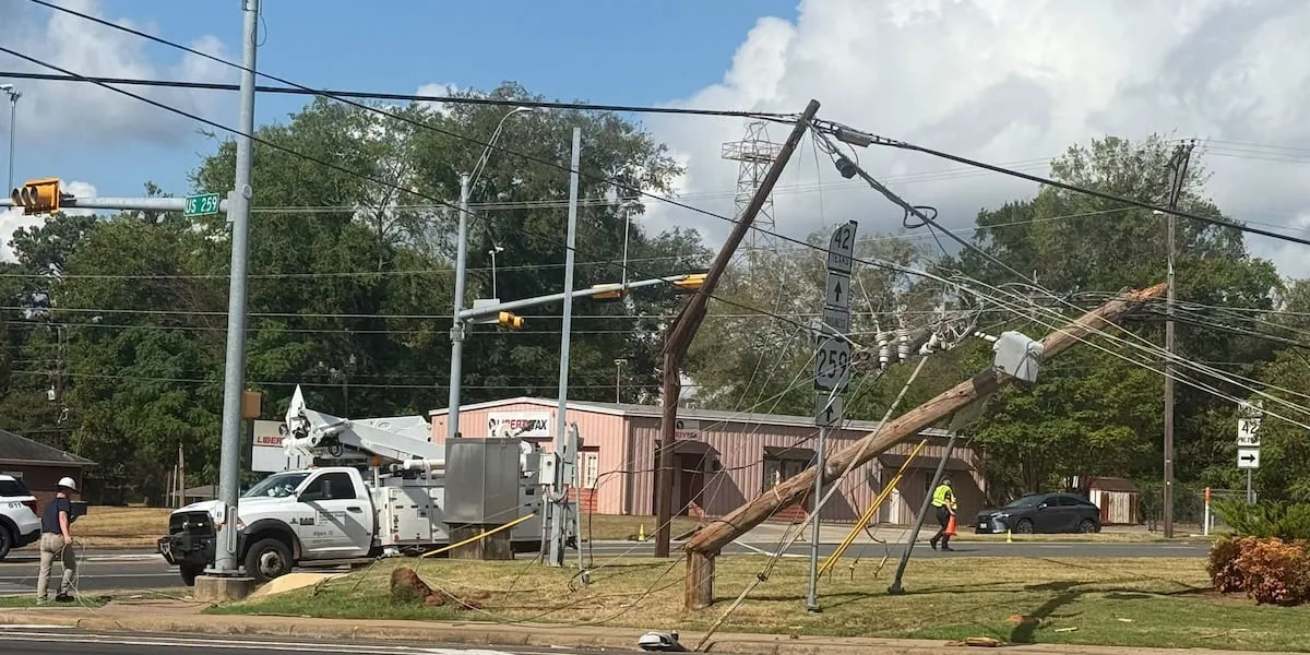 Power, cable, internet out after cargo truck takes down several telephone poles in Kilgore