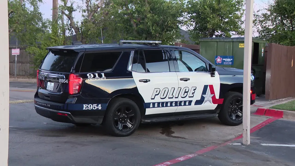Man shot in Arlington drives into Fort Worth before dying outside gas station