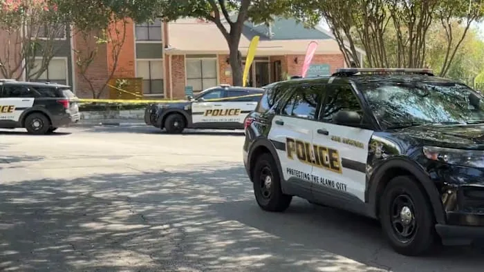 Man, 21, arrested in connection with Northwest Side stabbing, SAPD says