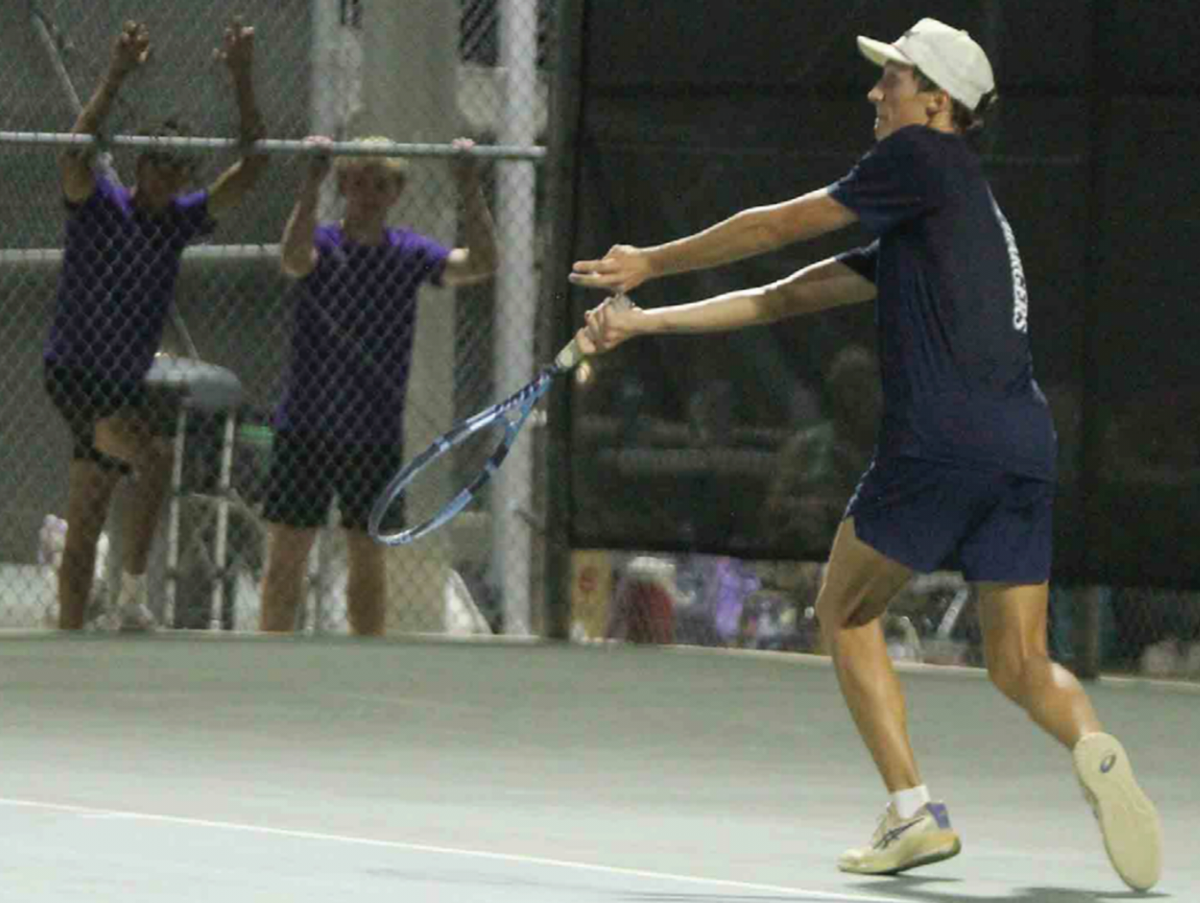 Chargers rally to defeat Greyhound tennis team