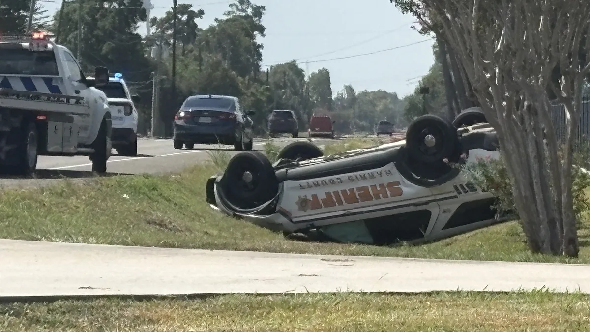 Suspect steals deputy's patrol car, leads high-speed chase before rollover crash in Baytown: HCSO