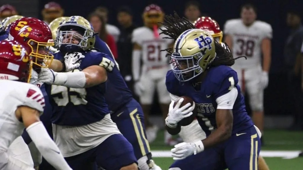 Howard Payne knocks off Simpson College, 52-28, moves to 4-0