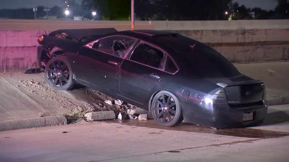 3 men shot in NE Houston; vehicles found crashed, with bullet holes, HPD says