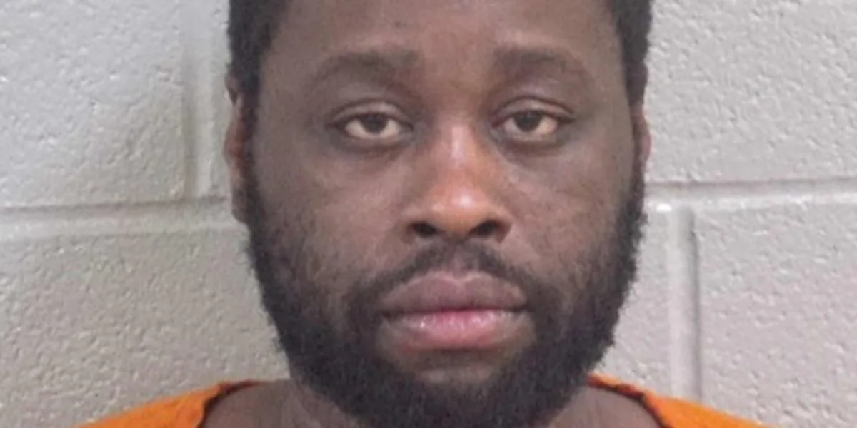 Midland man arrested after allegedly pointing gun at girlfriend