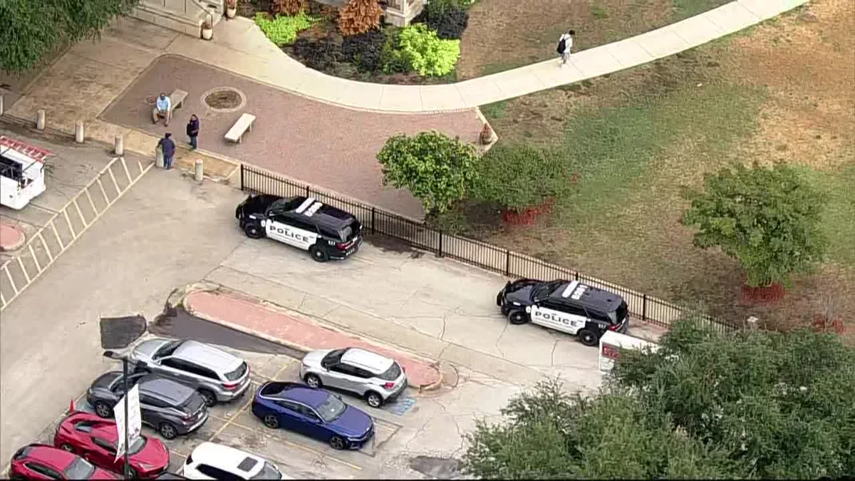 Suspected gas leak prompts evacuation of Dallas ISD high school