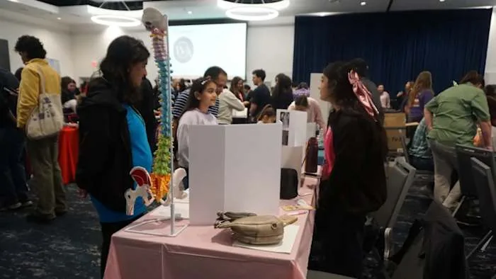 San Antonio teen revives scoliosis support group to help girls feel less alone