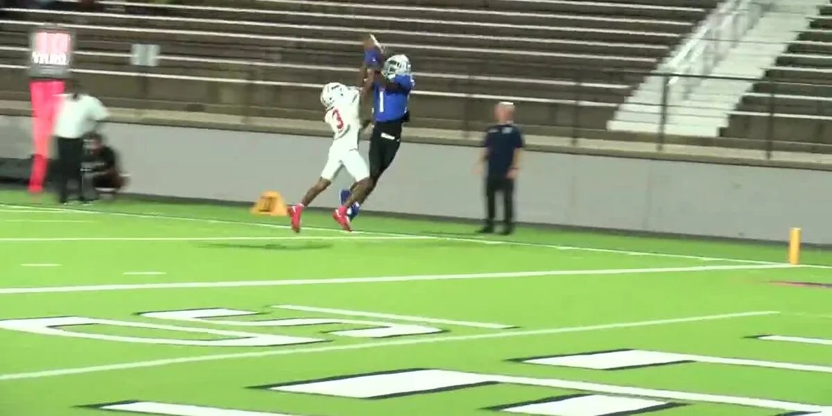 Lions hold off Mavericks rally in 42-27 win