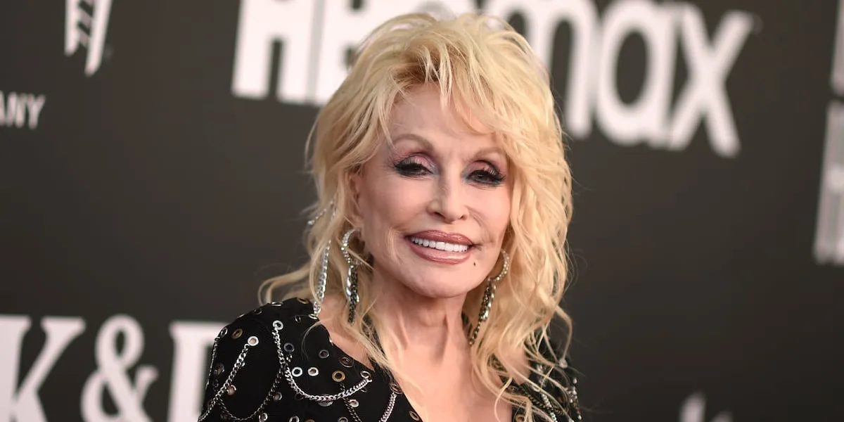 Mayor says flags should not be lowered for Dolly Parton