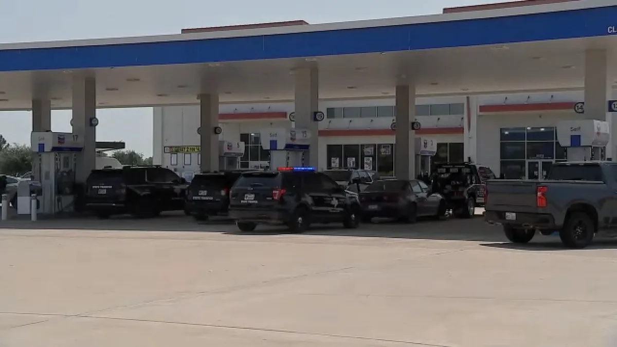 Suspect tased after running across Highway 290 after almost hitting state trooper, DPS says
