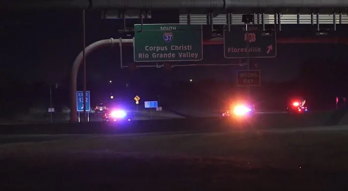 Wrong-way driver killed, 1 suffers major injuries after crash on South Side, SAPD says