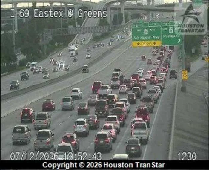 2 people dead after crash on the Eastex Freeway