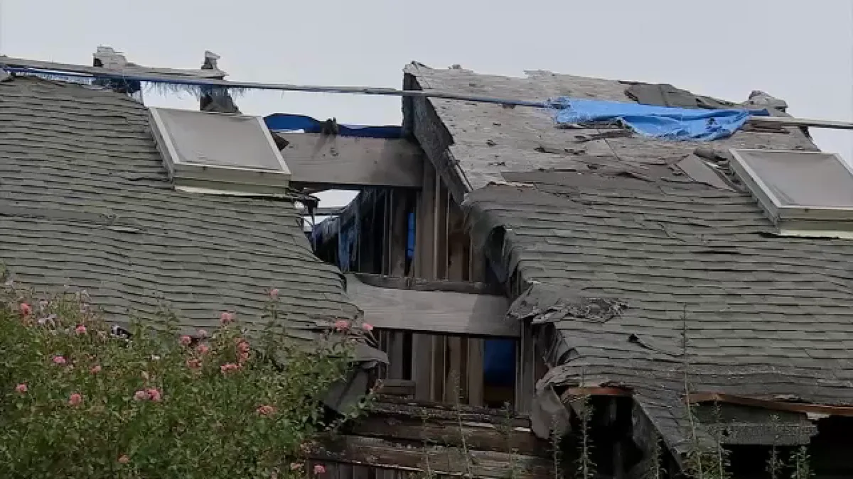 'A sketchy situation:' West Houston residents want something done with damaged apartments