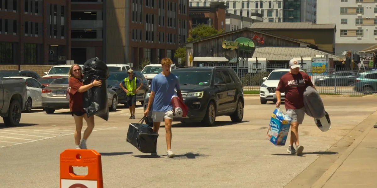 Texas A&M move-in day draws thousands of students
