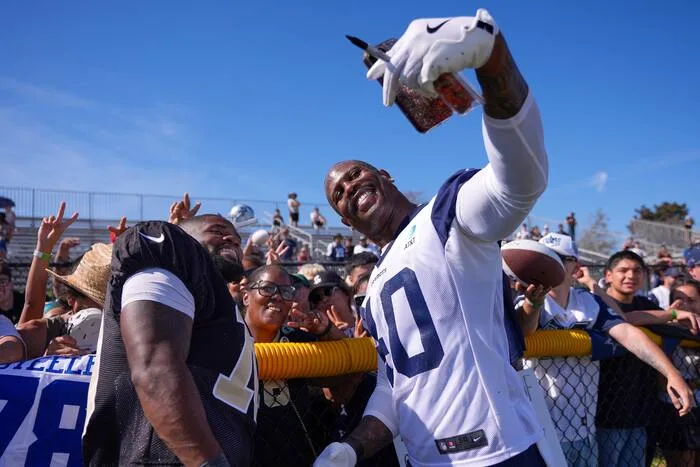 Dallas Cowboys' Von Miller to give free eye exams, glasses to San Antonio children