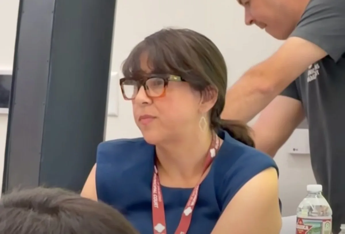 Councilwoman Phyllis Viagran faces hecklers over her opposition to public vote on Spurs arena