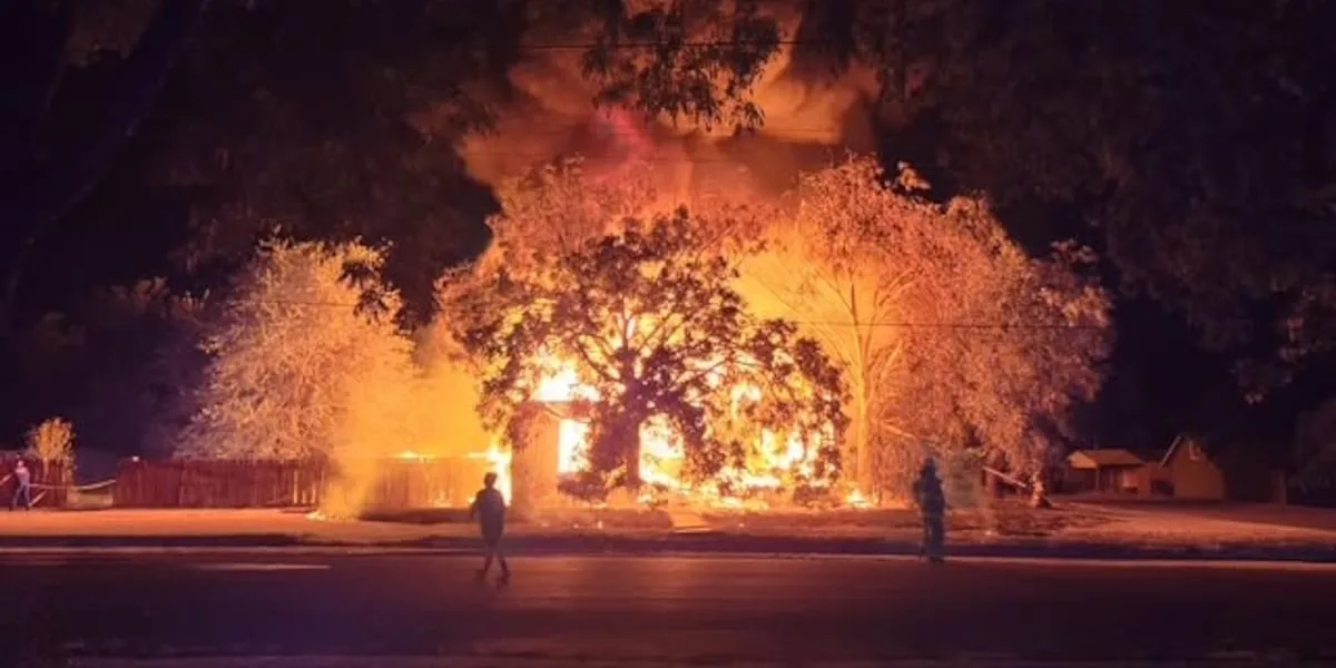 One dead after early morning house fire in Clifton