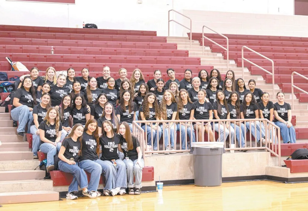 SHOWING JAGUAR VOLLEYBALL SPIRIT