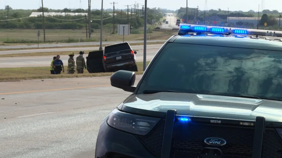 Police warn motorists after crash on eastbound Kell Freeway