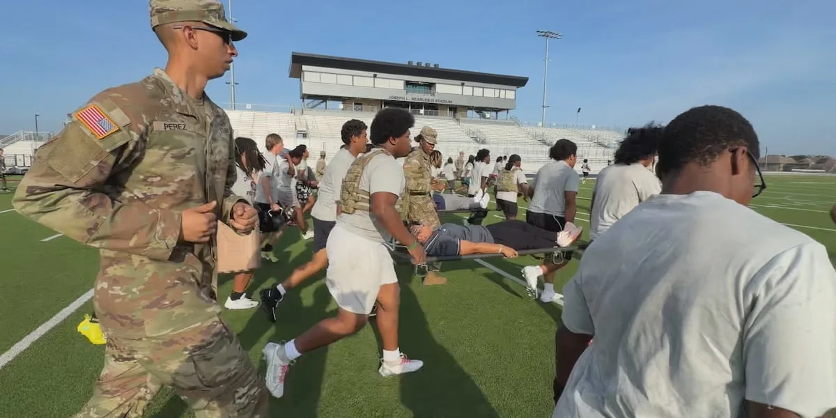 Fort Hood soldiers bring boot camp to Chaparral High School football practice