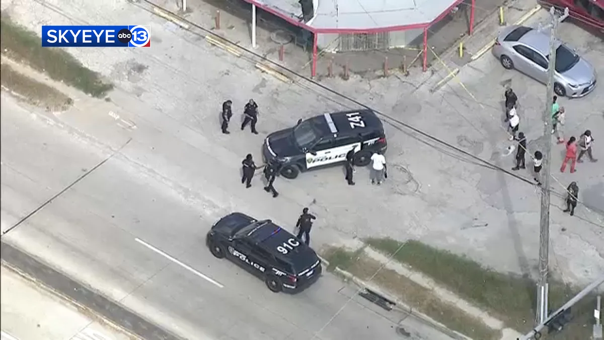Man charged with murder after deadly stabbing in northeast Houston, HPD says