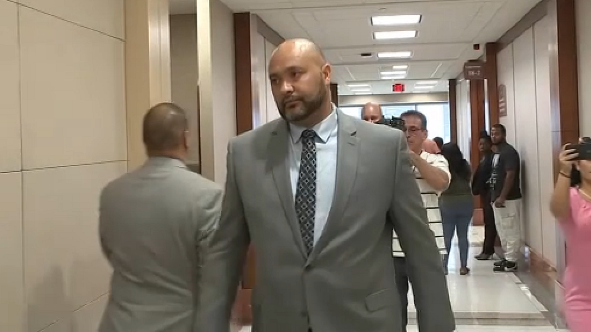 Former HPD officer sentenced to probation in connection with deadly Harding Street raid: attorney