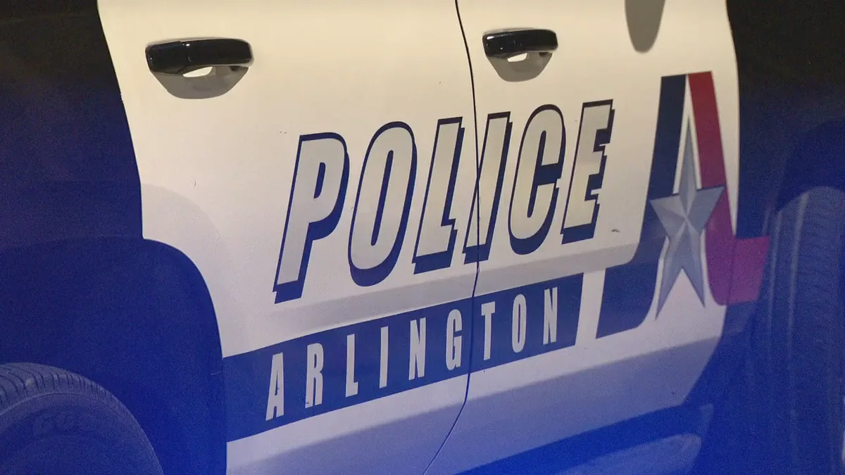 18-year-old motorcycle rider killed in crash on I-20 in Arlington