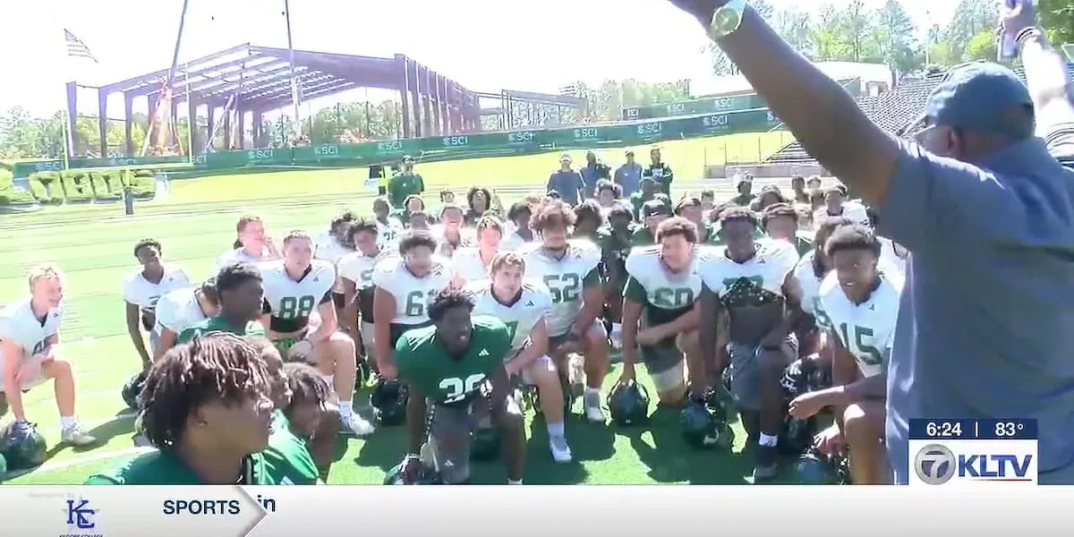 Longview Lobos, unbeaten in district play, earn week 8 game ball