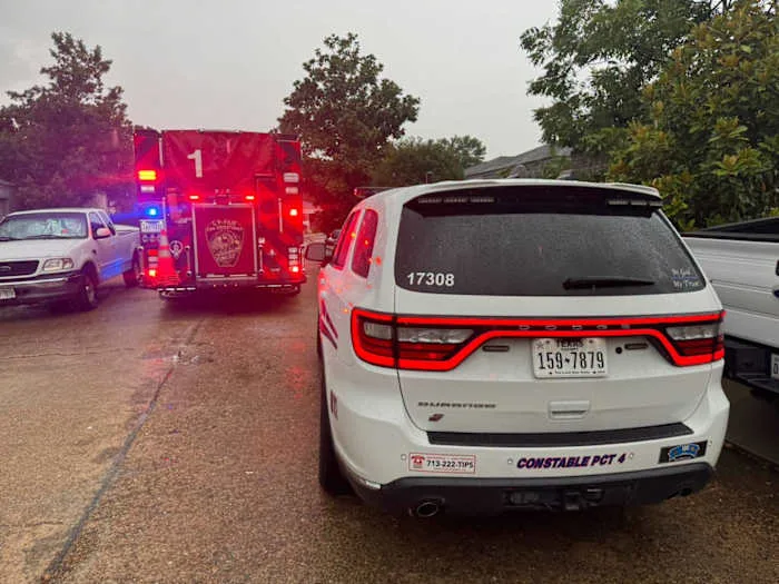 Possible lightning strike sparks house fire in northwest Harris County, officials say