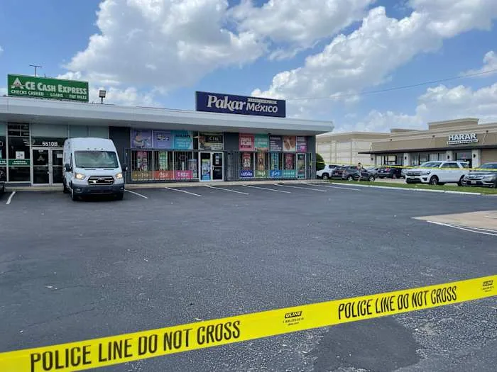 Guard exchanges gunfire with suspects during attempted armored truck robbery in SW Houston