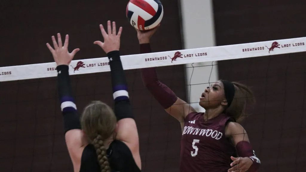 Lady Lions drop three-set decision at Fredericksburg