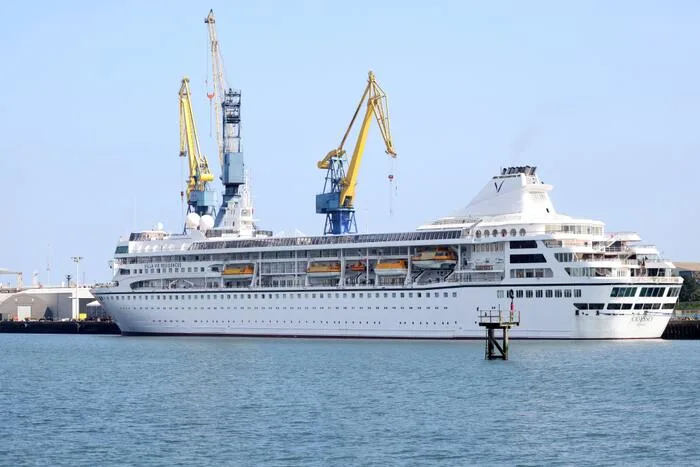A US cruise ship ends a global voyage in Asia due to fuel costs and 200 passengers lose their homes