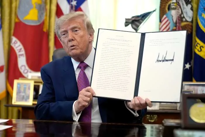 Ontario premier answers Trump's 'Lake America' with giant 'Lake Ontario' sign