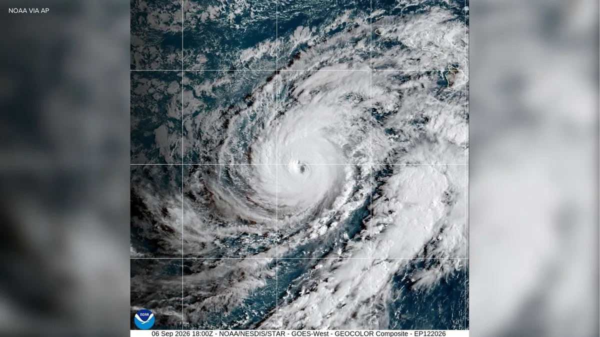 Hawaii residents told to expect tropical storm conditions as Hurricane Lowell passes to the west