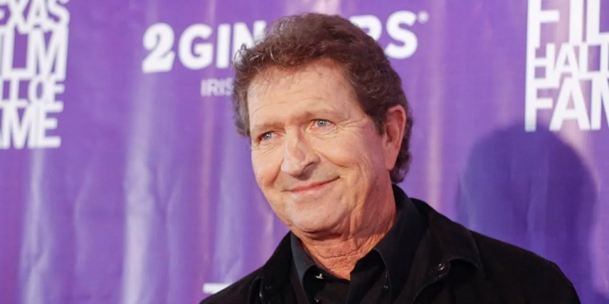 Mac Davis statue approved by city council, looks to honor musician's legacy