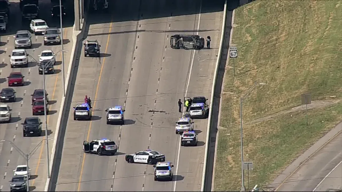 Dallas police officer injured during traffic stop on Hwy. 67