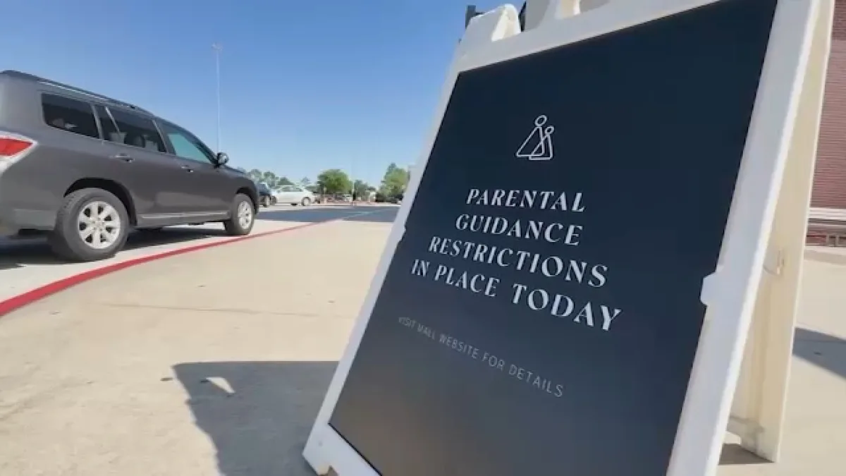 'Youth curfew' to be enforced at Willowbrook Mall, over weekend on July 18: Officials