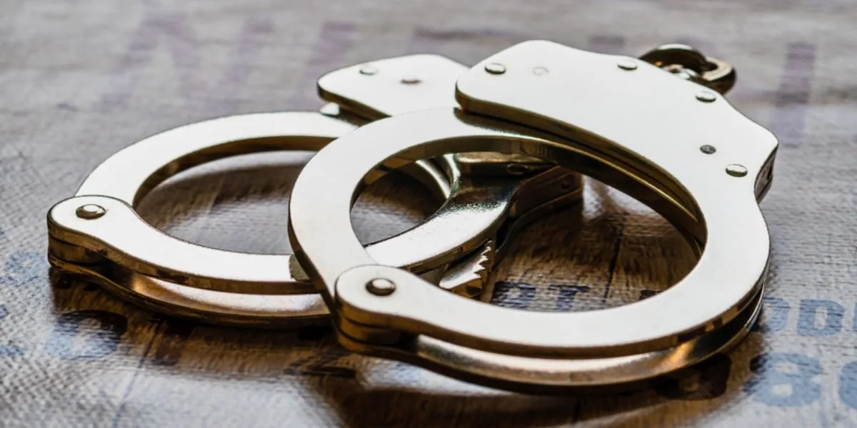 Man arrested after stabbing on San Bernardo Avenue, police say
