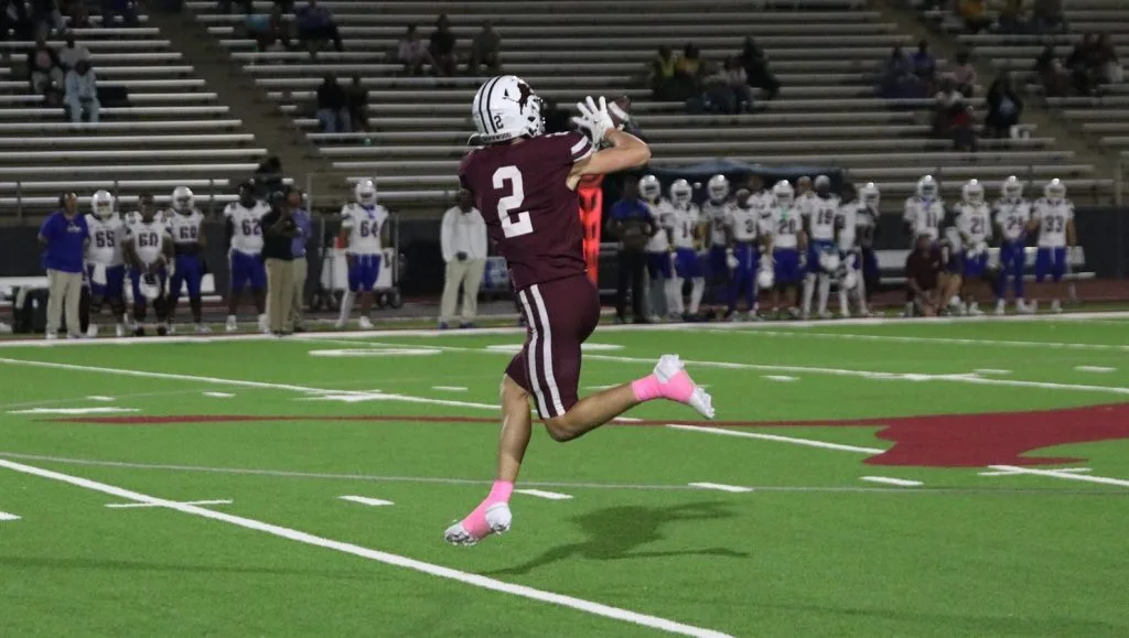 Lions travel to Robinson seeking first District 13-4A Division II victory