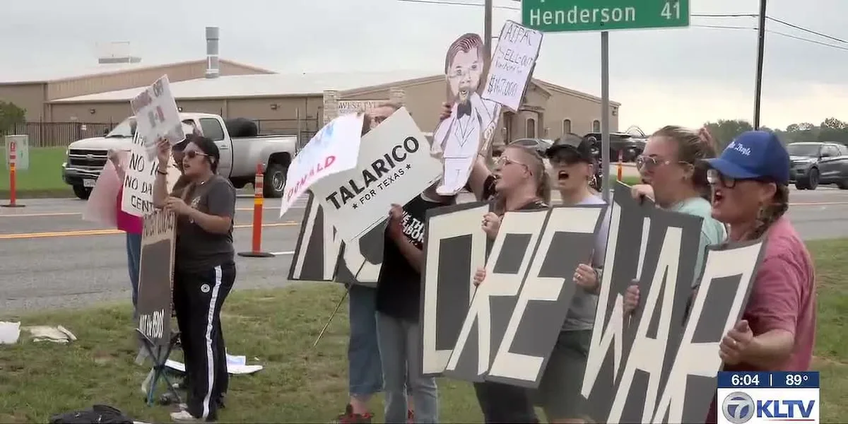 Protesters gather outside Vance rally in Tyler