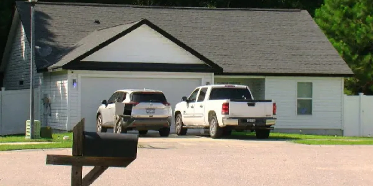 'This is my dad's house': Daughter says caregiver took deed to her father's home weeks before his death