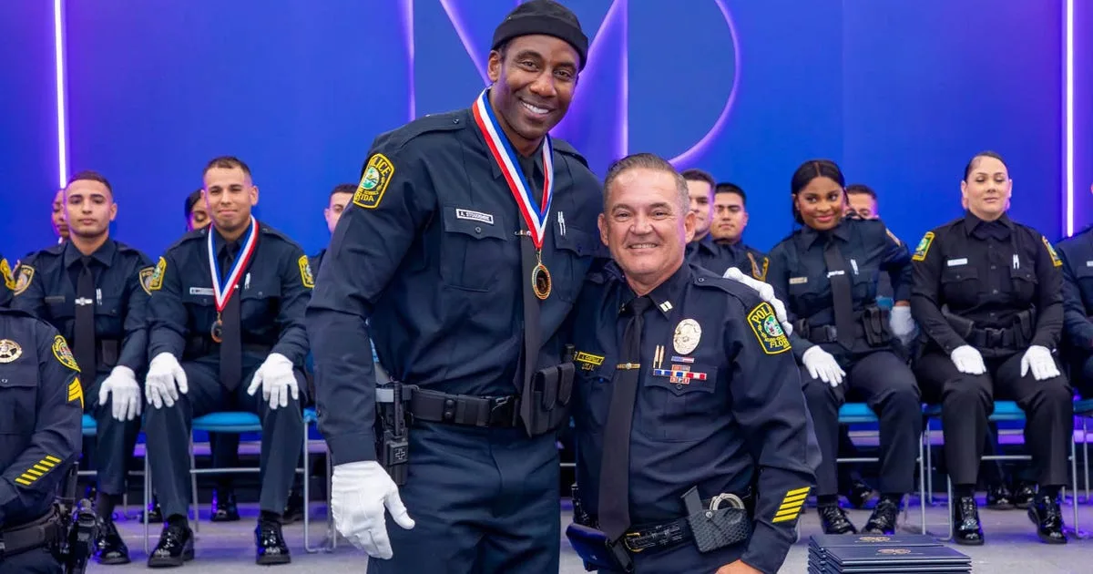 NBA hall of famer Amar'e Stoudemire begins new career as Florida police officer
