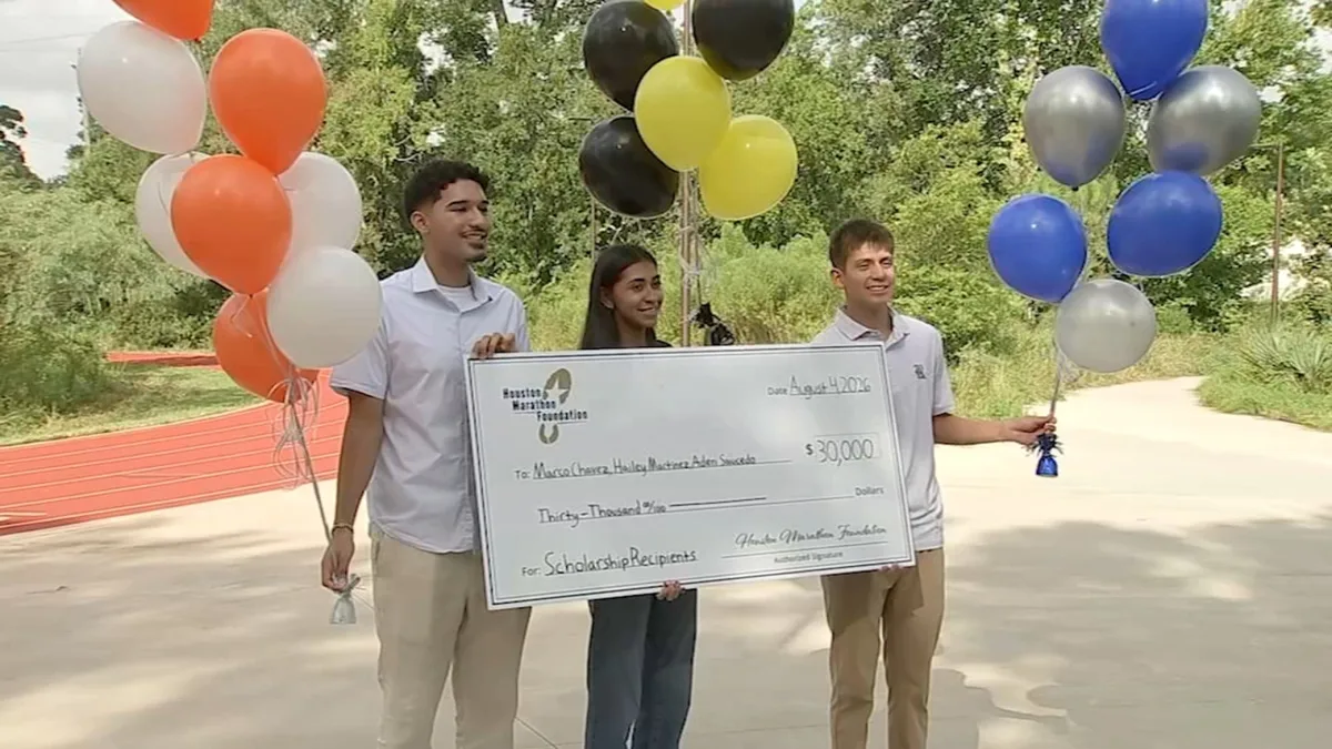 Houston Marathon Foundation awards local students with college scholarships