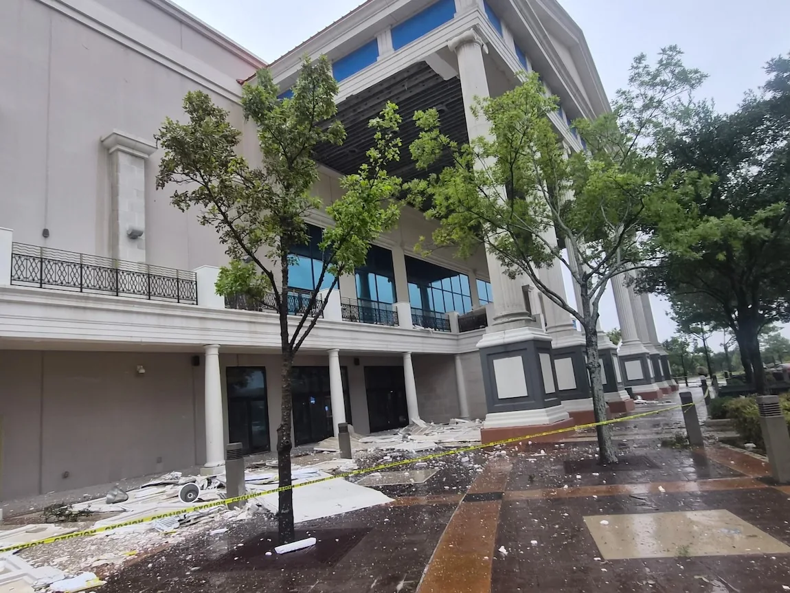 Confirmed tornado touches down, does damage in Northwest San Antonio
