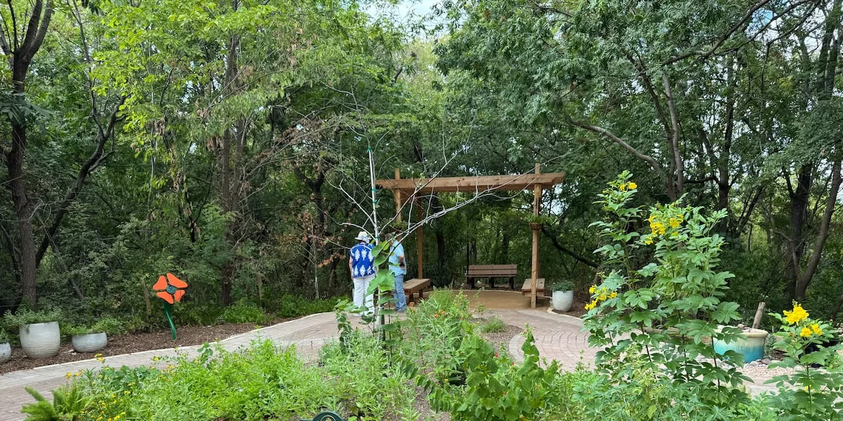 Cameron Park Zoo, Junior League of Waco debut refreshed Butterfly Garden ahead of holiday weekend