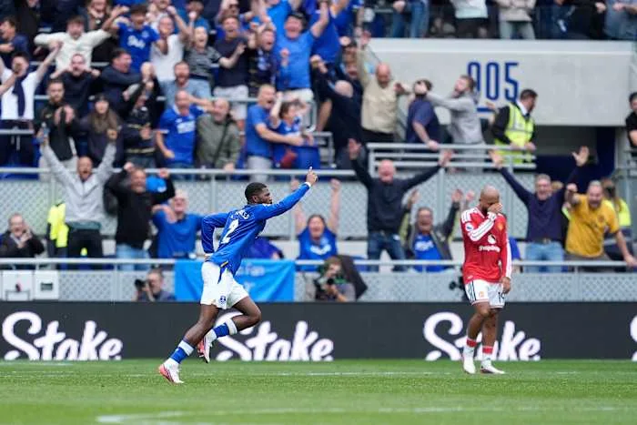 Man United stunned in added time to draw 2-2 at Everton in the Premier League